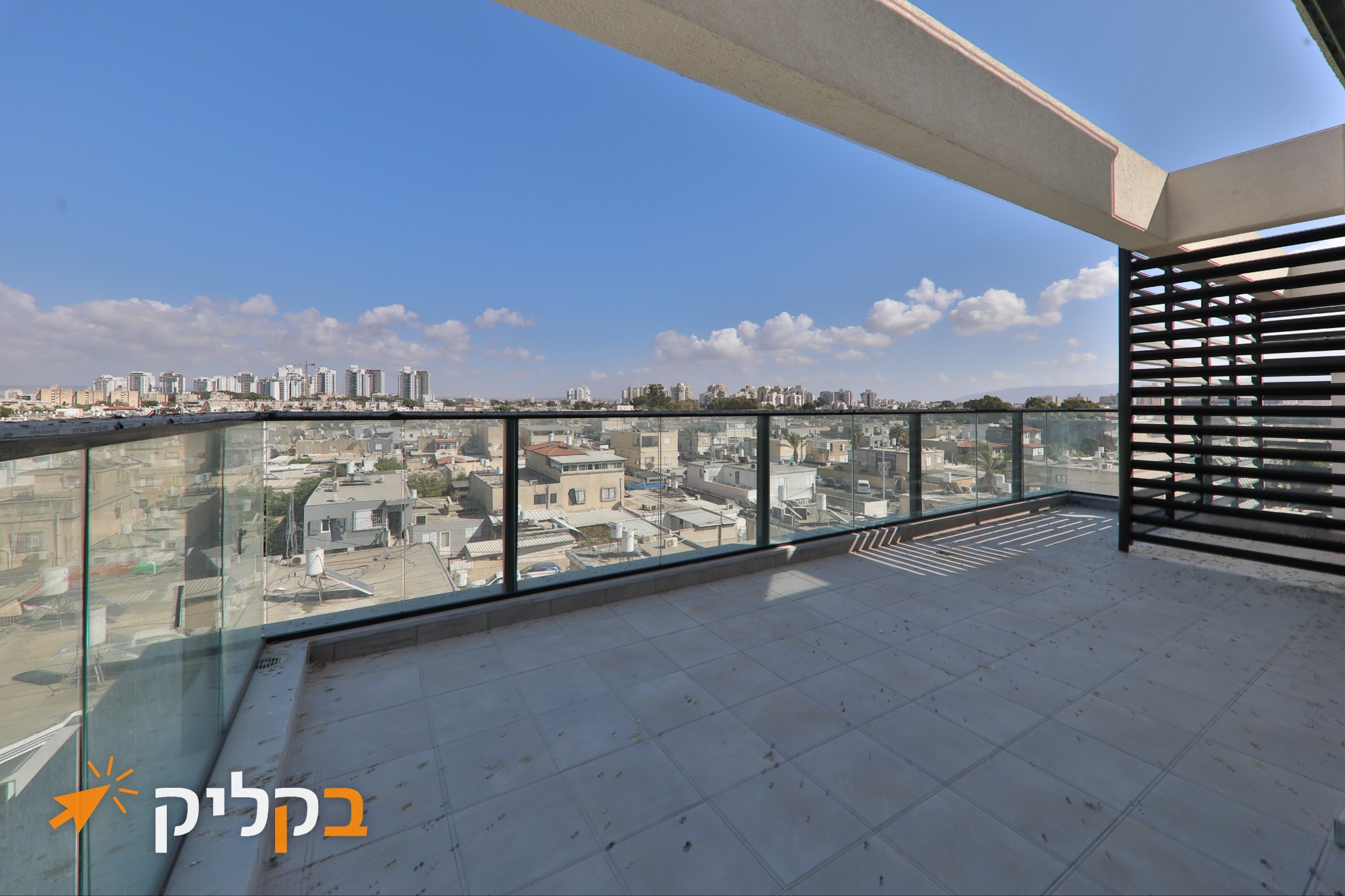 בניין חדש. על הים להשכרה לעובדים זרים 2